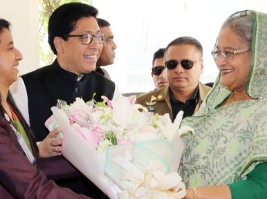 Sheikh Hasina asks leaders to maintain restraint 